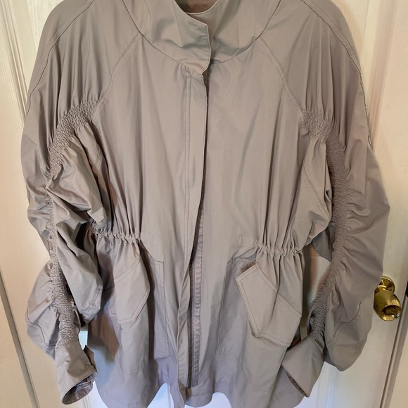 Fabletics jacket, barely worn. Oversized - Picture 1 of 10